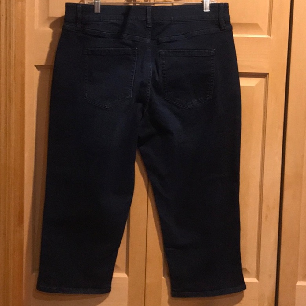 New Liz Claiborne cropped jeans - Picture 4 of 7